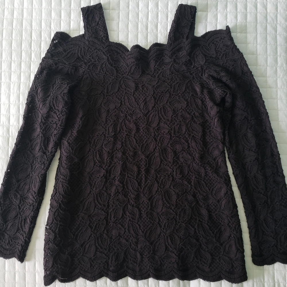 Long sleeve cold shoulder top